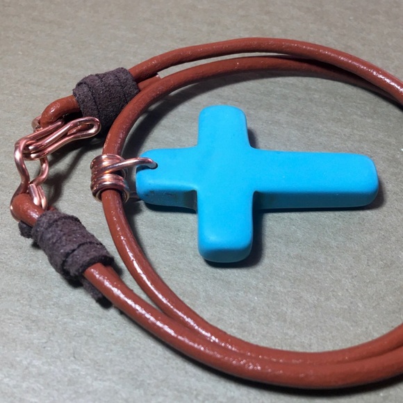 16” Turquoise Howlite Cross Leather  Necklace - Picture 3 of 6